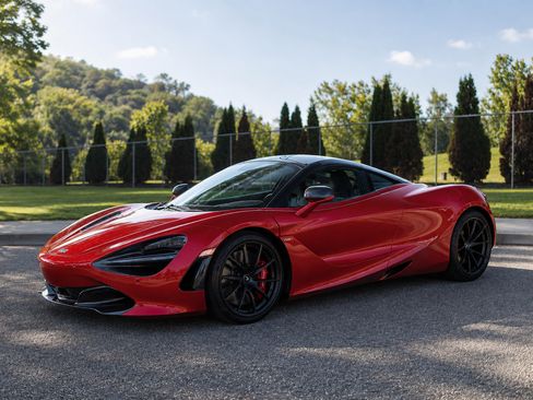 Used 2021 McLaren 720S Performance RWD image 1