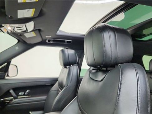 Used 2025 Land Rover Range Rover Sport Dynamic SE image 32