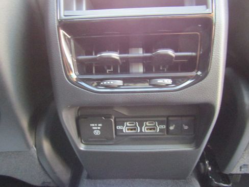 New 2025 Jeep Grand Cherokee Limited image 7