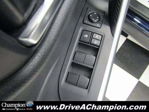 Used 2021 Toyota RAV4 XLE w/ Convenience Package image 21