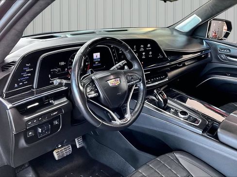 Used 2023 Cadillac Escalade ESV V AWD/4WD image 17