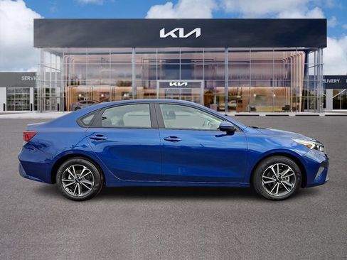 Certified 2023 Kia Forte LXS FWD image 7