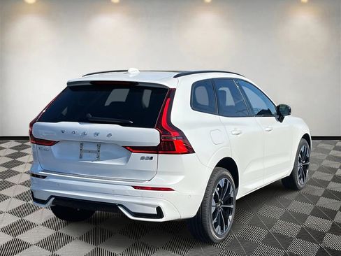 New 2026 Volvo XC60 B5 Ultra w/ Climate Package image 3