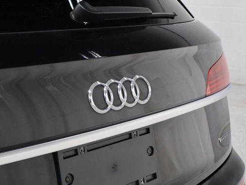 Used 2023 Audi Q5 2.0T Premium Plus w/ Premium Plus Package AWD/4WD image 8