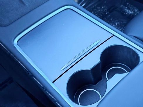 Used 2023 Tesla Model Y Long Range image 32