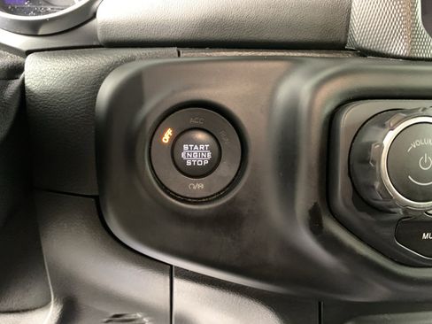 Used 2021 Jeep Wrangler Unlimited Sahara AWD/4WD image 18