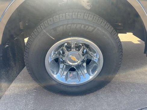 Used 2025 Chevrolet Silverado 3500 LT w/ Convenience Package image 6