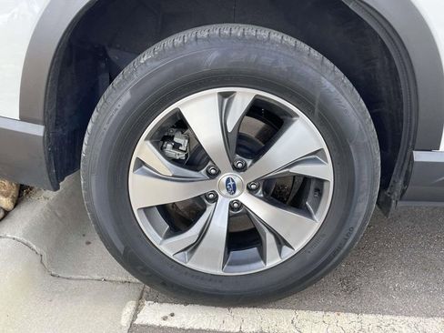 Certified 2023 Subaru Ascent Premium w/ Convenience Package image 5