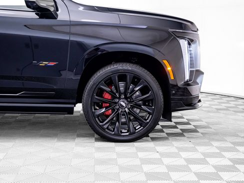 New 2026 Cadillac Escalade V w/ LPO, ONYX Package AWD/4WD image 32