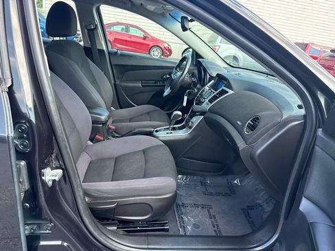 Used 2014 Chevrolet Cruze LT FWD image 12
