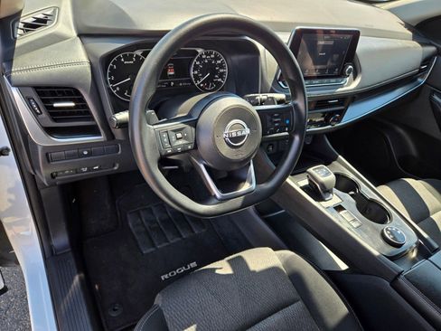 Used 2024 Nissan Rogue SV AWD/4WD image 18