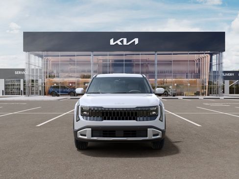 New 2027 Kia Seltos LX FWD image 2