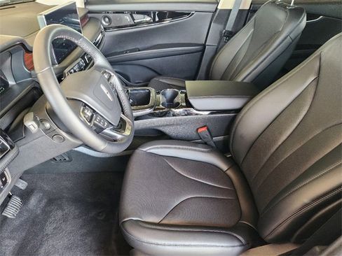 Used 2023 Lincoln Nautilus Reserve w/ Equipment Group 201A image 13