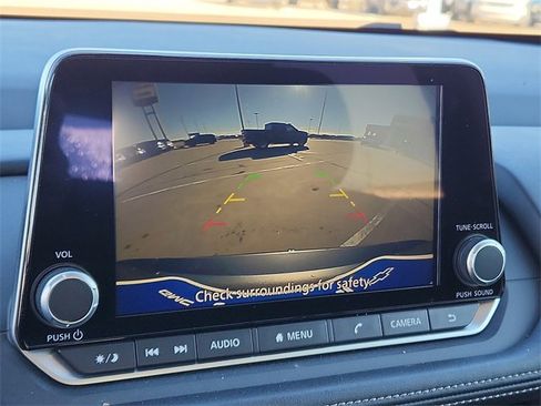 Used 2024 Nissan Rogue SV image 14