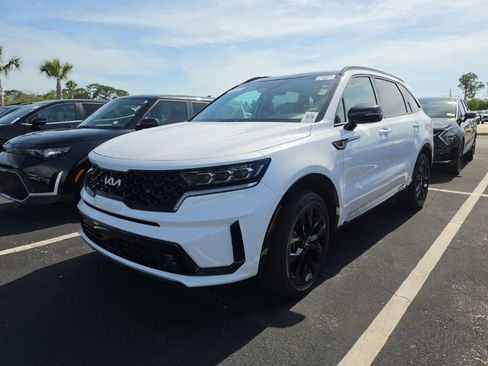 Certified 2023 Kia Sorento SX FWD image 3