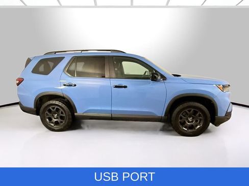 Certified 2024 Honda Pilot TrailSport image 17