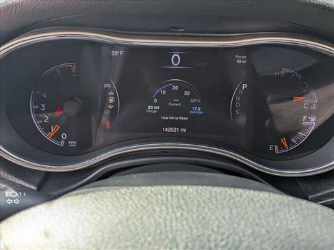 Used 2014 Jeep Grand Cherokee Limited RWD image 11