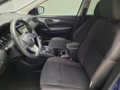 Used 2020 Nissan Rogue Sport S image 17