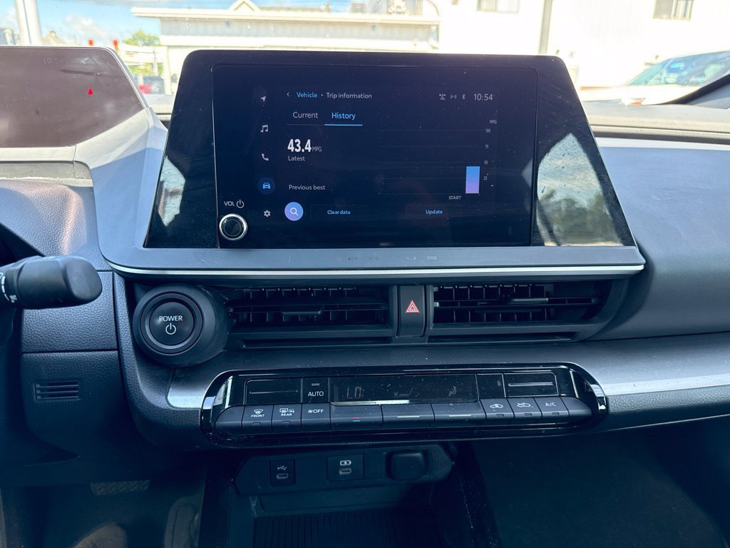 Used 2023 Toyota Prius LE FWD image 11