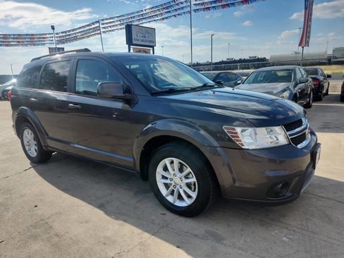 Used 2015 Dodge Journey SXT w/ Flexible Seating Group image 3