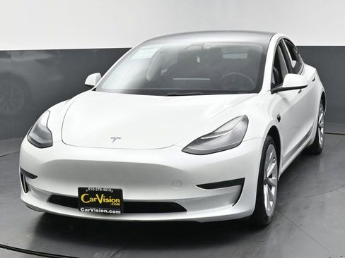 Used 2023 Tesla Model 3 Standard Range image 6
