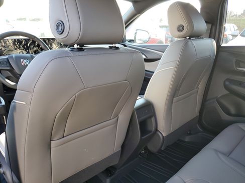 New 2026 Buick Envista Avenir image 32