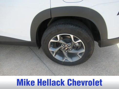 Used 2026 Chevrolet Trax LT w/ Driver Confidence Package FWD image 5