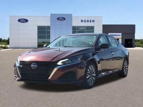 Used 2025 Nissan Altima 2.5 SV FWD image 7