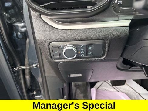 Used 2022 Ford Explorer XLT image 19