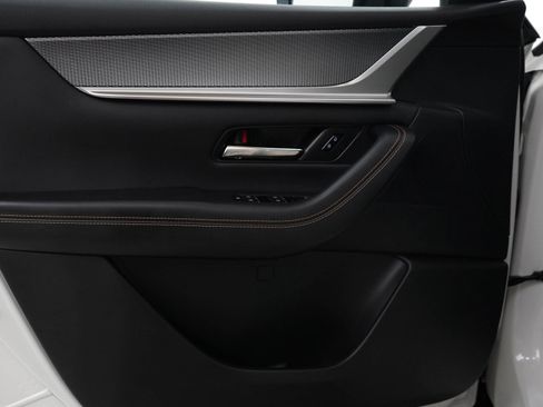 Used 2025 MAZDA CX-70 Plug-In Hybrid w/ Premium Pkg image 17