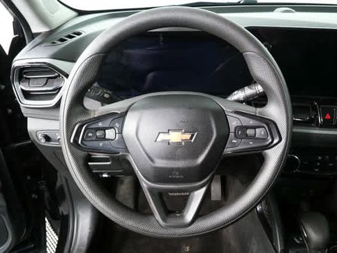 Used 2024 Chevrolet TrailBlazer LT w/ Driver Confidence Package image 8