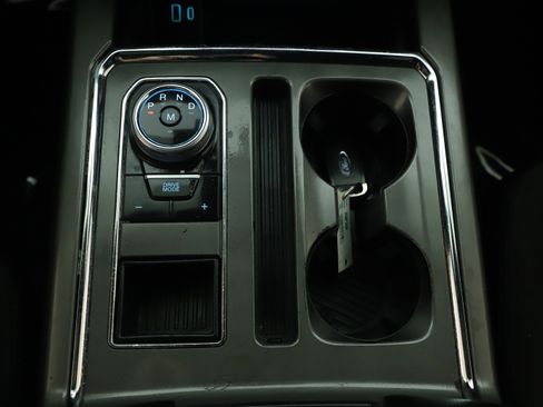 Used 2020 Ford Expedition XLT image 4