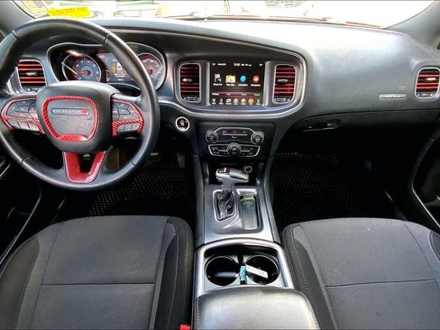 Used 2015 Dodge Charger SXT w/ Driver Confidence Group image 13