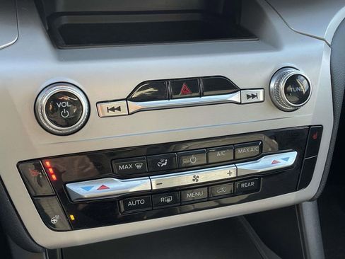 Used 2023 Ford Explorer XLT w/ Equipment Group 202A image 18