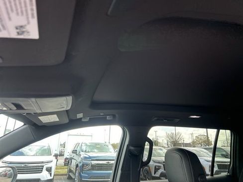 New 2026 Chevrolet Traverse LT w/ Sun and Wheel Package FWD image 17