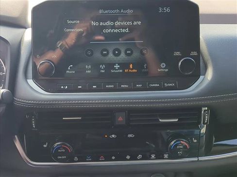 Used 2022 Nissan Rogue SL w/ SL Premium Package image 11