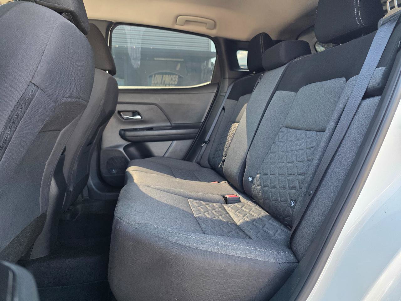 Used 2025 Nissan Kicks SV FWD image 19