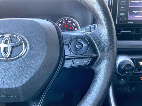 Used 2022 Toyota RAV4 XLE image 17