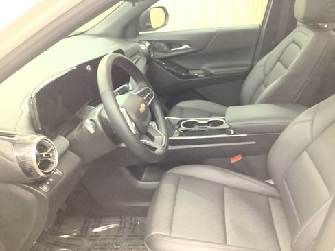 Used 2025 Chevrolet Equinox LT w/ Convenience Package II FWD image 14