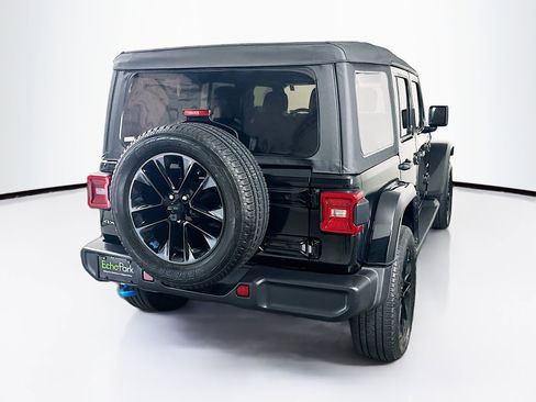 Used 2023 Jeep Wrangler Sahara image 9