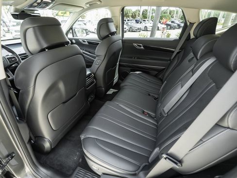 Used 2025 Genesis GV80 2.5T Standard image 17