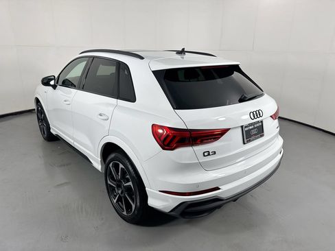 Used 2025 Audi Q3 2.0T Premium Plus w/ Premium Plus Package AWD/4WD image 32