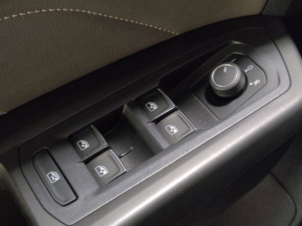 Used 2022 Volkswagen Atlas Cross Sport SE FWD image 27