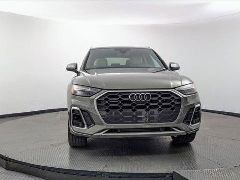 Used 2023 Audi Q5 2.0T Premium Plus w/ Premium Plus Package AWD/4WD image 12