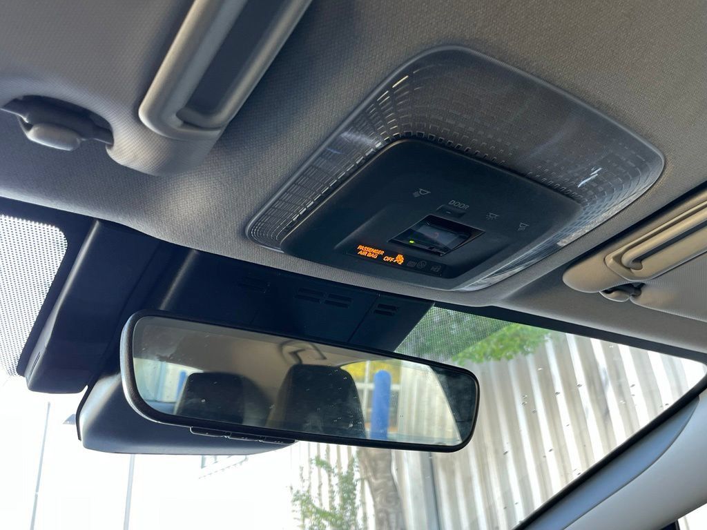 Used 2025 Toyota Prius XLE FWD image 22