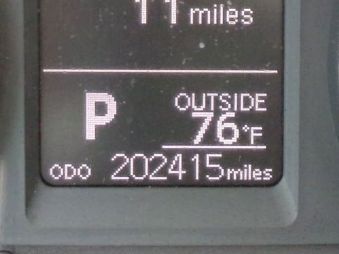 Used 2018 Toyota Corolla LE image 23