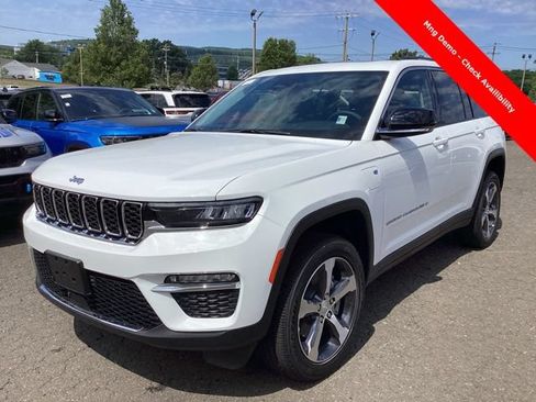 Used 2023 Jeep Grand Cherokee 4WD 4xe image 1
