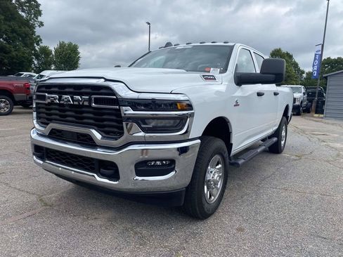 Used 2026 RAM 2500 Tradesman w/ Chrome Appearance Group AWD/4WD image 3