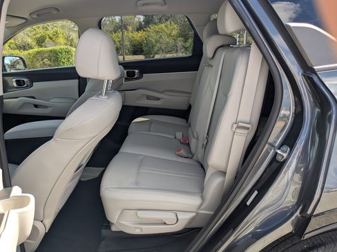 Certified 2023 Kia Sorento S image 19