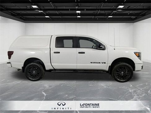 Used 2019 Nissan Titan SV w/ SV Convenience Package image 6